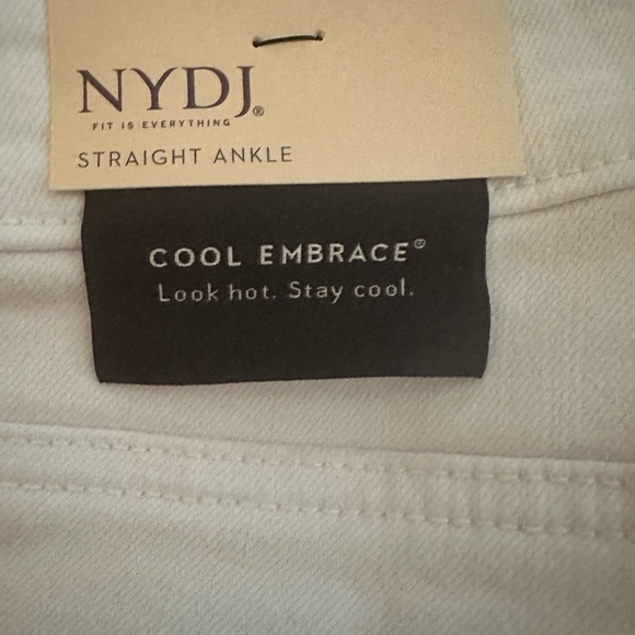 NYDJ Women's white straight ankle 2 petite pants. NWT 25 inseam. Small dust spot - Picture 2 of 7